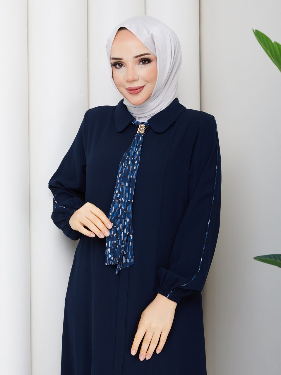 Fular Detaylı Lacivert Rabia Kumaş Tesettür Ferace - Görsel 2