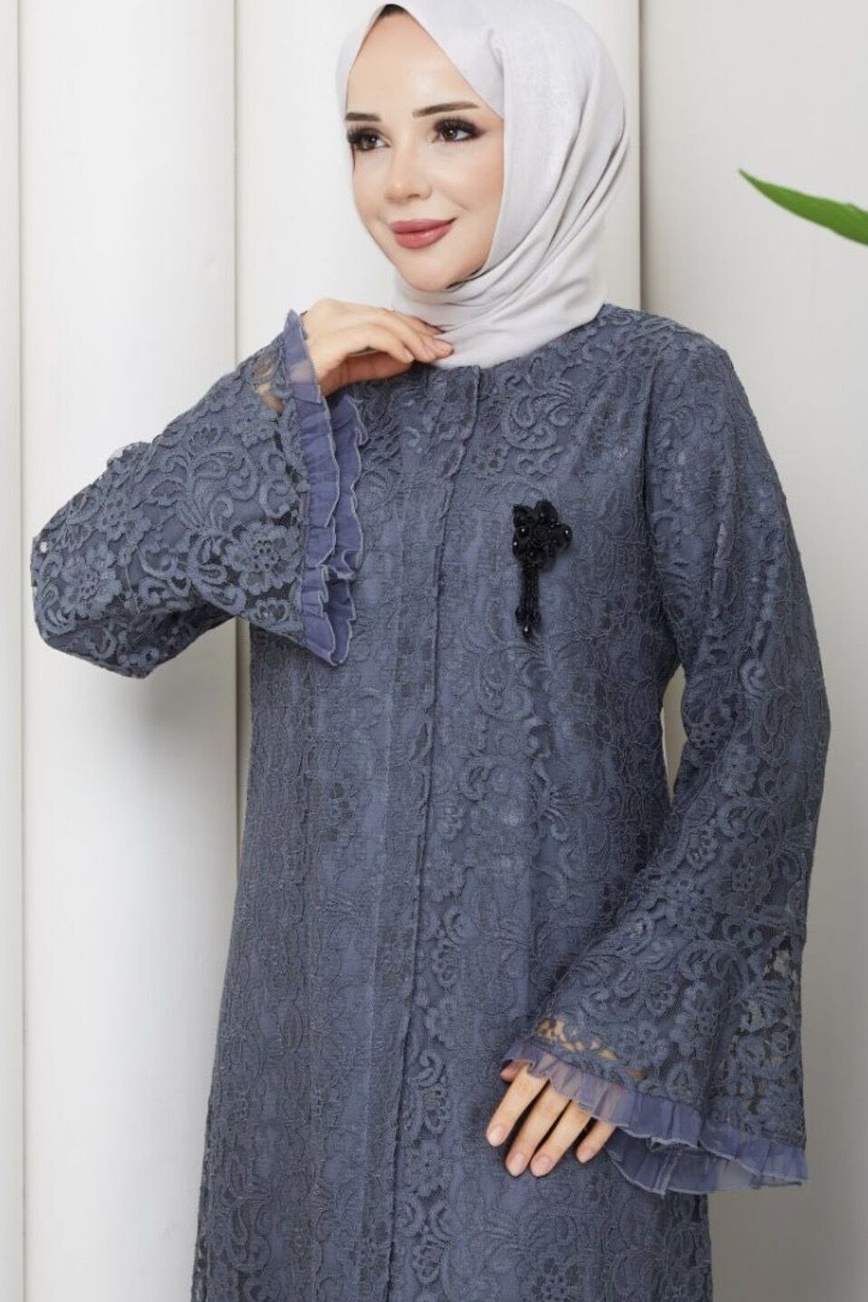 Lavin Gri Dantel Ferace - Kristal Broş Detaylı - Görsel 3